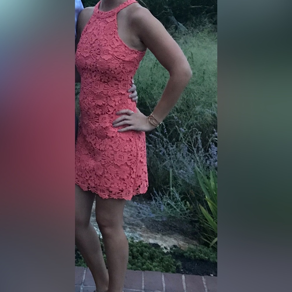 Lulus coral sleeveless dress great for wedding guests!